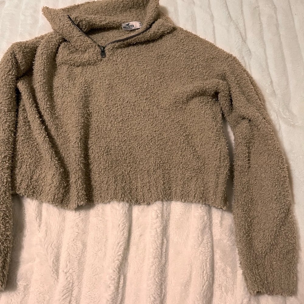 Holister fuzzy half zip jacket